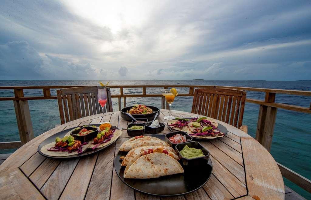 Furaveri Island Resort And Spa Muravandhoo Restaurante foto